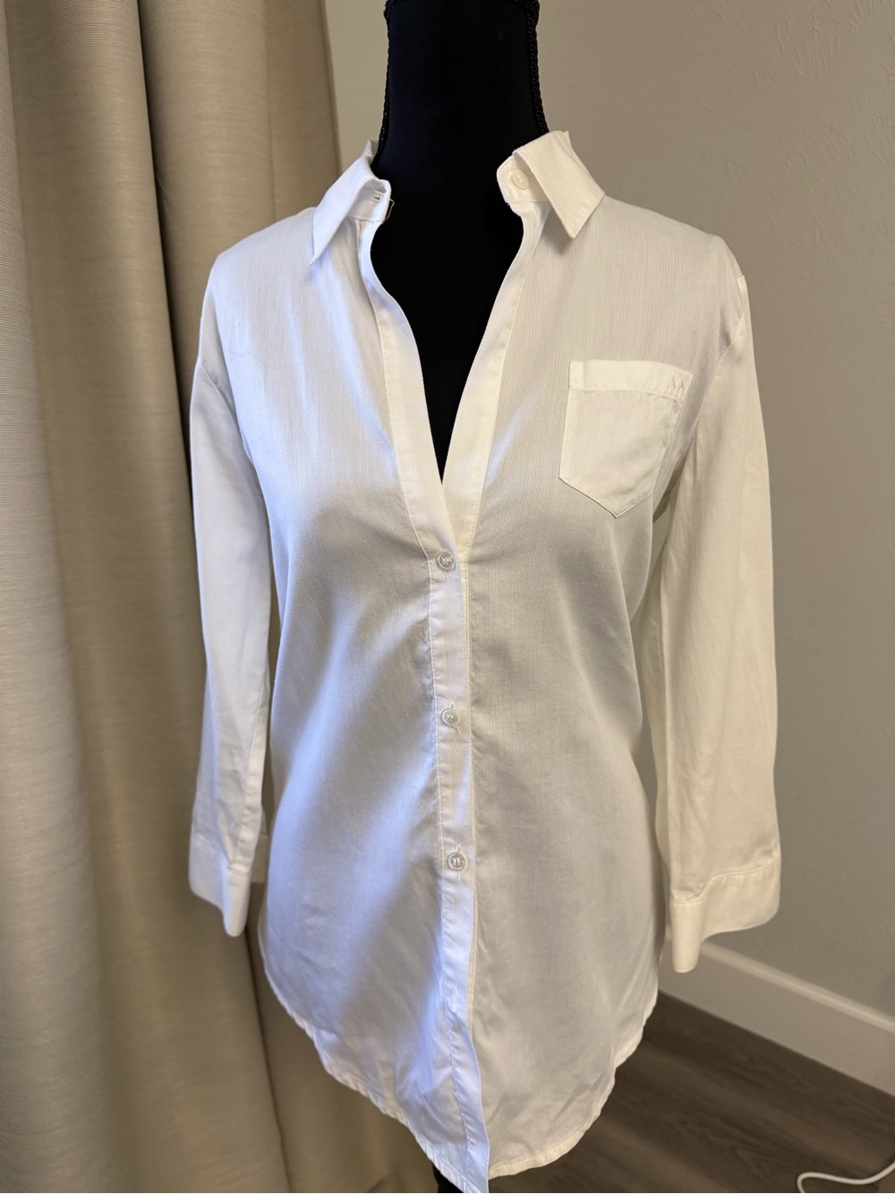 Elizabeth and James Cohen White Tailored Button-Down Shirt - Picture 2 of 11